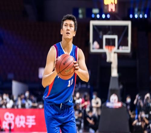 贾磊：我始终认为杨政只要充分准备是绝对有实力能通过体测的