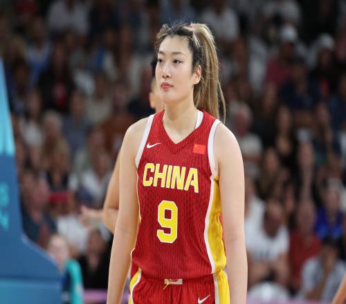 李梦三八妇女节更博：致敬每一个我们祝我们节日快乐！