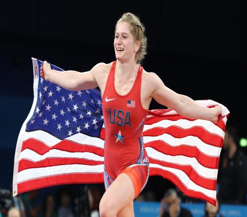 女子自由式摔跤68kg级金牌赛：美国选手阿米特埃洛尔摘金