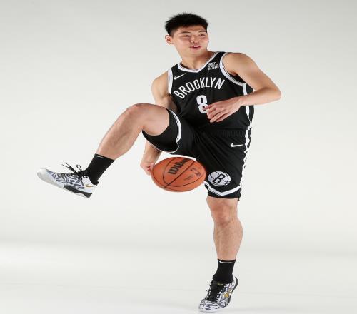 孔德昕：小崔敢打就行篮网全队也都很爱这个开心果都挺好