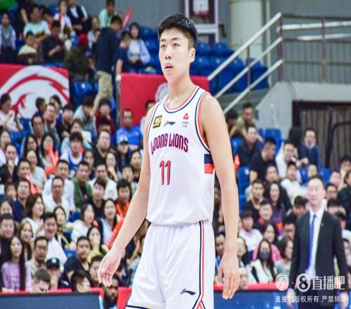 状态上佳！刘颜诚半场5次出手全中拿到13分正负值+17全场最高