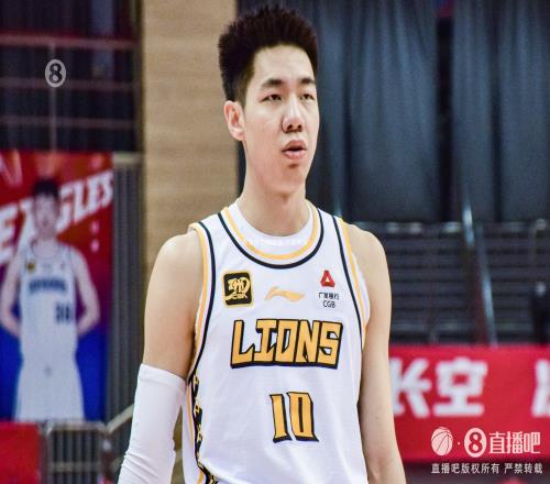 拼到6犯离场！朱俊龙34分钟4中1拿到3分5板2助正负值+7