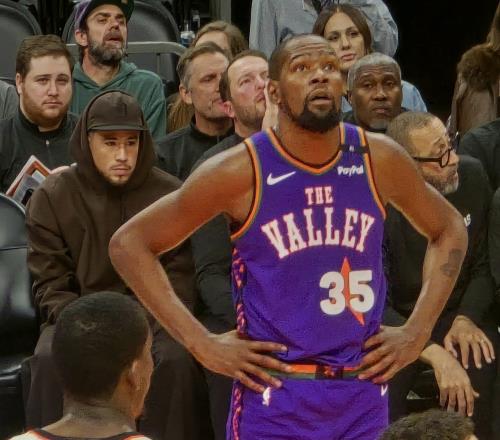 KD谈NBA收视率下降：我很重视这件事一直在思考问题到底出在哪