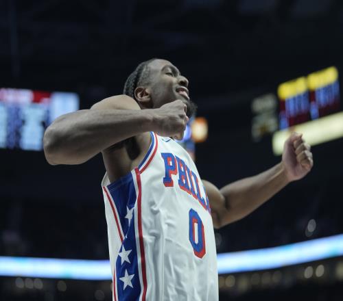NBA彩经：76人击退猛龙尼克斯胜步行者活塞擒公牛灰熊射落太阳