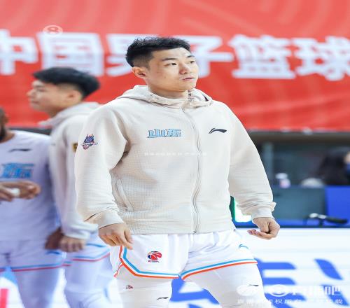 夏晓司：高诗岩感冒发烧基本痊愈于德豪还需要一周左右恢复
