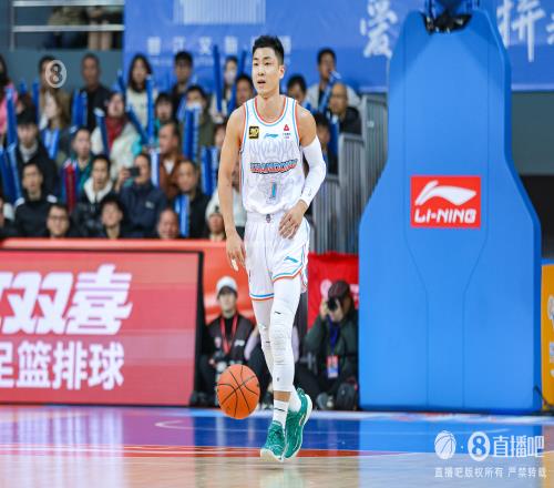 高诗岩出战34分钟4中1拿5分4板11助4断7失误&最后时刻被驱逐