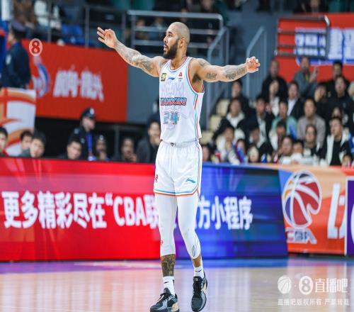 奈何队友短路！摩尔19中12空砍31分末节狂砍22分
