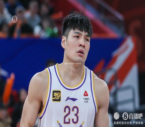 媒体人：今天京城德比差点意思周琦&曾凡博&陈盈骏登场不会花