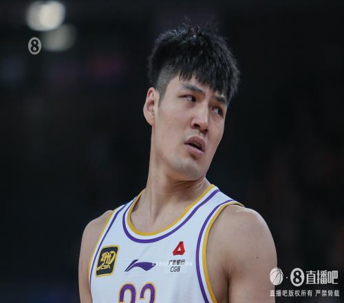 有点可惜！陈国豪补篮超时半场6中4拿到9分4板