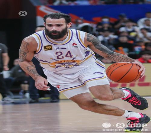 媒体人：里勒的超级强解真强没有周琦的北京内线太虚了