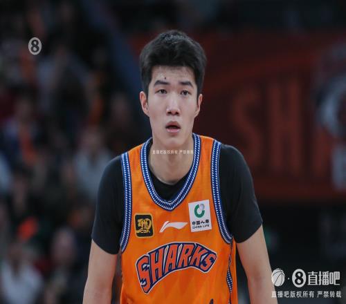 率先发力！偰李永炜首节5中4拿到11分三分4中3