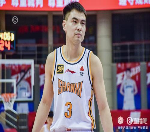 替补高效！贾明儒4记三分拿下18分5板3助正负值+31