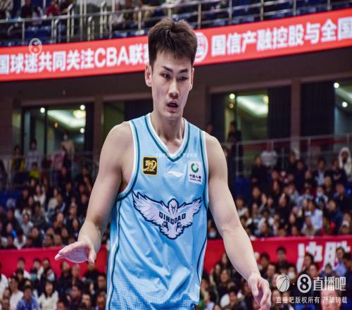 拼尽全力！王睿泽11中7拿到全队最高19分加5板三分4中2
