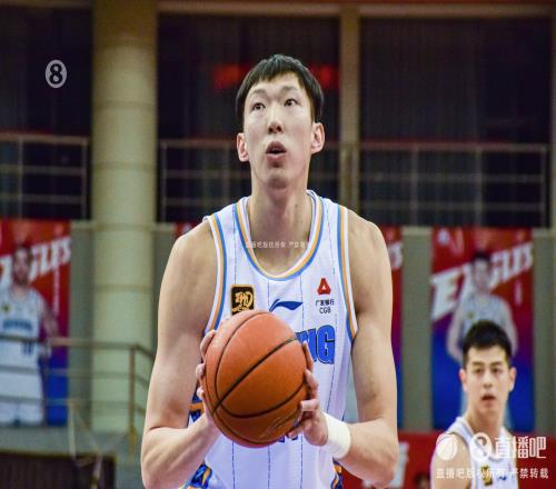 媒体人谈周琦：CBA是否该就球员伤病出台措施能不能打得有标准