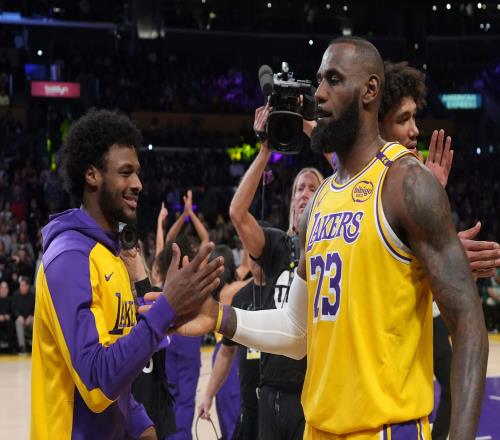 NBA彩经：火箭横扫灰熊湖人大胜奇才骑士击退老鹰
