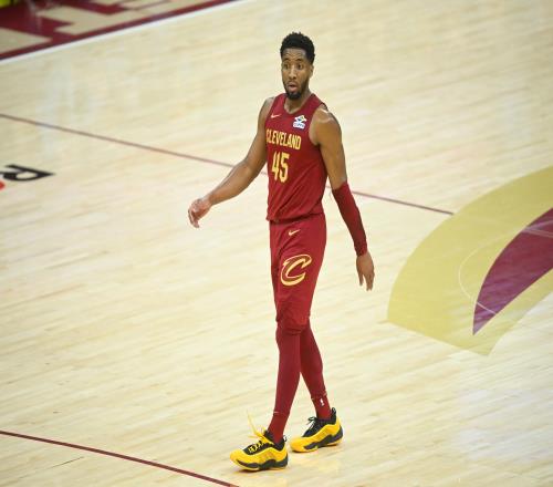 今天失准！米切尔19投6中&三分6中0得24分3板关键两罚不中