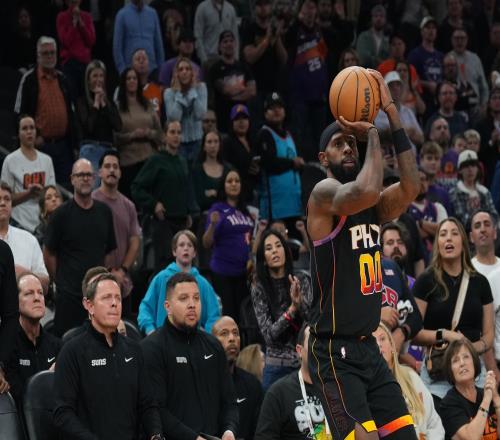 拼尽全力！罗伊斯奥尼尔16中10空砍生涯新高27分三分12中6