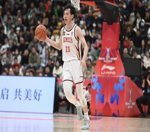 吴前替补29分钟10中5&三分8中3拿15分8助2断也出现3失误5犯规