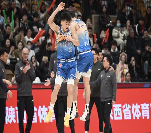 陈正昊：19岁的葛浩然这打球气质真有点像年轻时候的刘炜