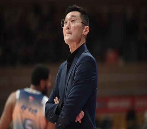 麦穗丰：多名主力受伤新疆男篮能够打到这一步已经算是完成任务
