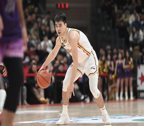 媒体人：投中这种绝杀球贾明儒绝对是大心脏后续信心一定倍增
