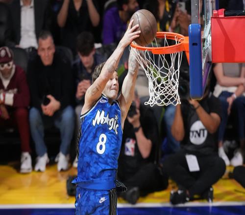 专业对口麦克朗扣篮大赛三连冠对应3个赛季在NBA仅出战3场