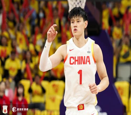 曾凡博：今年是正式为国家队出战的一年保持健康争取再次入选