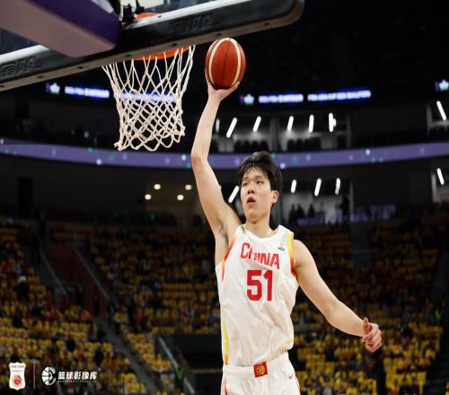 中国篮球之队：振翅启新程无畏向苍穹祝杨瀚森在追梦路上顺利