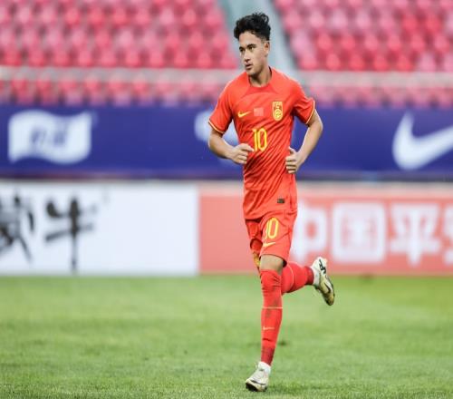 马德兴：中国国少队共26人在沙特备战亚洲杯，包括3名跟训球员