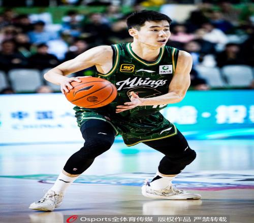 有负重托！郭昊文全场11中4&三分4中1仅得9分4篮板