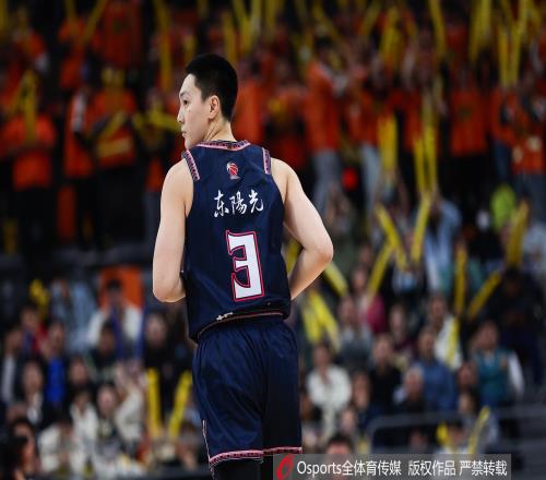 外线很准！胡明轩半场4记三分球拿下两队最高16分外加2板1助