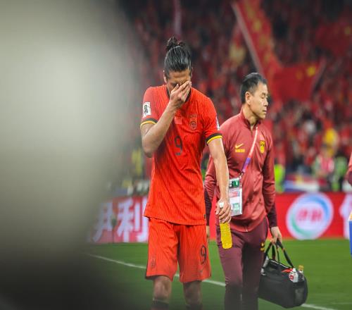 中国体育报：中澳两队各占半场优势机会能否转为进球是实力体现