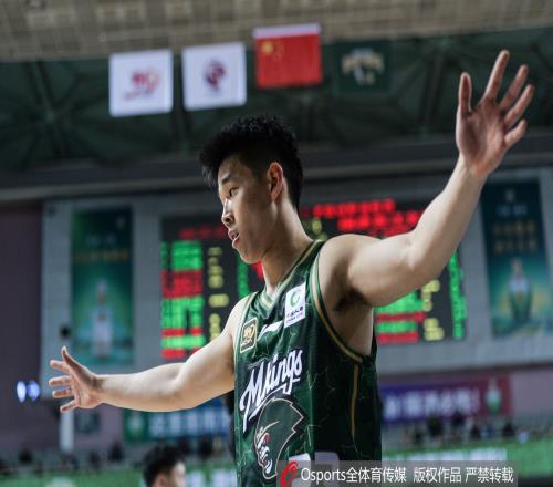 媒体人：林葳进攻不错防守拉胯被选中的可能性不大&走出去是好的