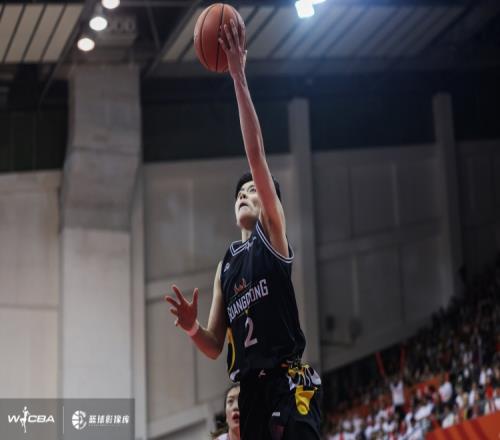传承时刻！23岁小将杨舒予场均15+4+4+2断荣膺总决赛MVP