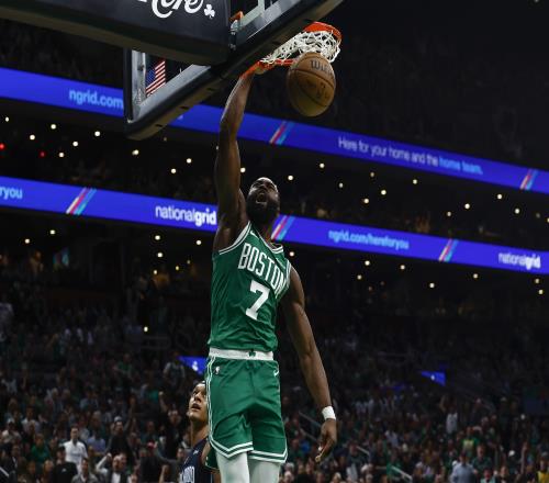 NBA彩经：湖人力擒森林狼雄鹿击退步行者魔术主场力拼绿军