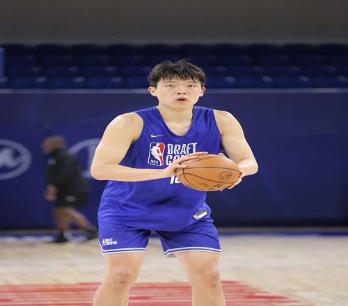 徐静雨：预计开拓者会在杨瀚森身上投入重大的培养资源