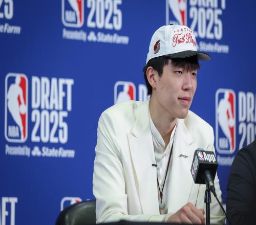 记者：挑选1名现役NBA球员作为模板杨瀚森：申京很喜欢看他打球