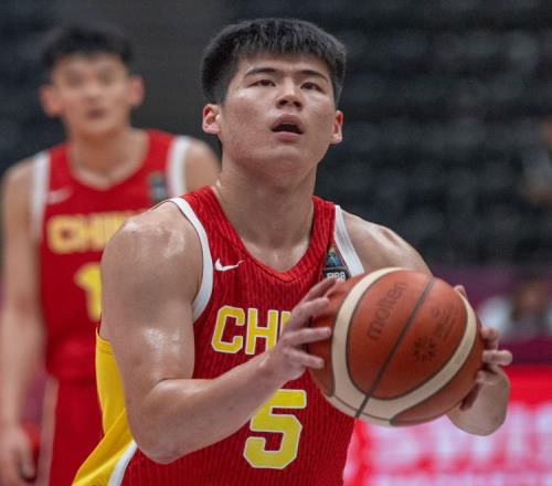 难阻失利！陈家政10投6中&罚球5中4得到19分4板