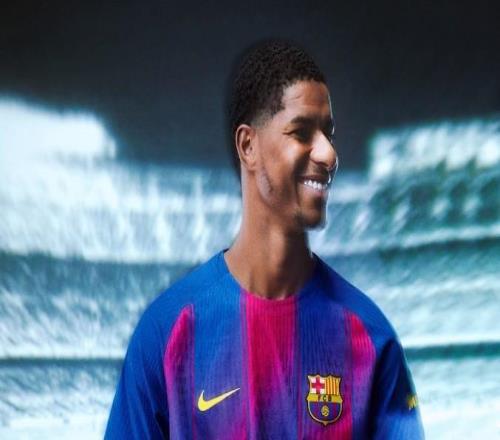 梦幻联动！巴萨发布与黄老板联名的首回合国家德比球衣