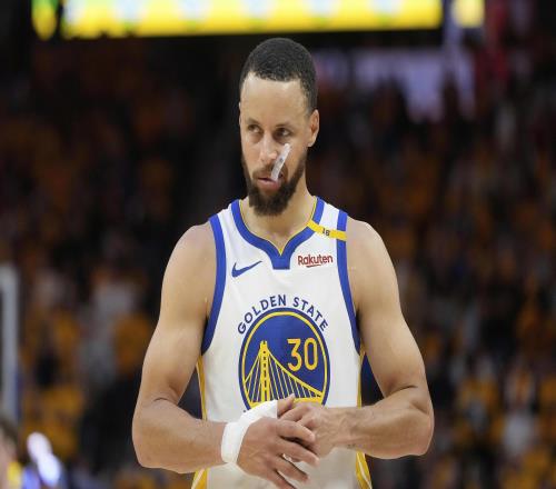 库里：我以前像老头一样，对那些不敢投后场三分的人大喊大叫