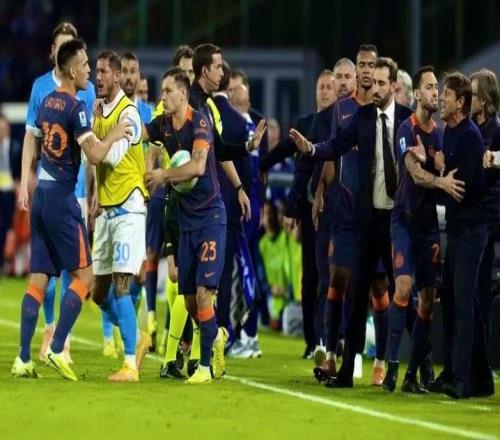 师徒反目那不勒斯vs国米期间，孔蒂与劳塔罗爆发言语冲突