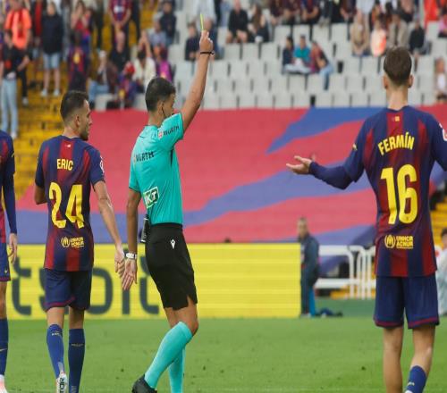 拉波尔塔谈弗里克染红：这个裁判总是针对我们，看看记录就知道