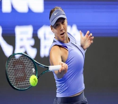 阿尼西莫娃2-1击败保利尼，跻身中网女单四强