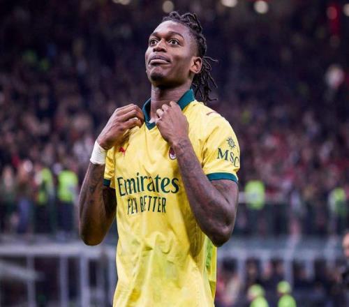 随着AC米兰21逆转+尤文02爆冷，意甲最新积分榜：14名仅差1分