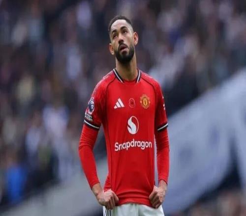 球权终结器！曼联新10号表现糟糕首发77分钟便被换下