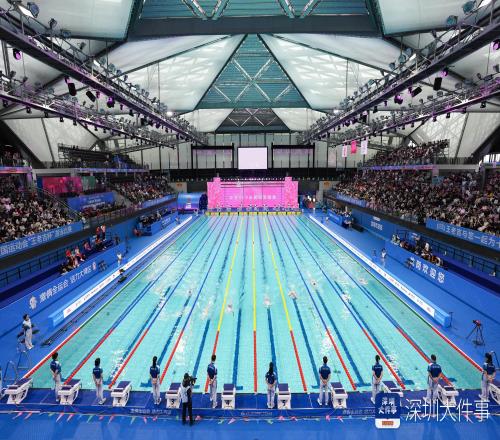 泳池逐浪 群星闪耀！全运游泳回眸 半程水中镜象