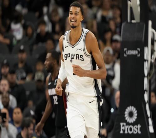 无解+无奈！NBA2神级纪录诞生：西部变天了！