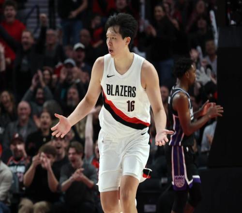 杨瀚森已融入NBA两手一摊，尽显巨星风范！