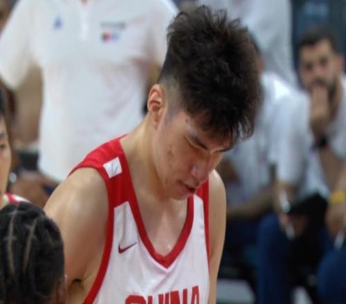 连西乙都打不了！余嘉豪场均仅有4+3，将失去男篮第二中锋位置