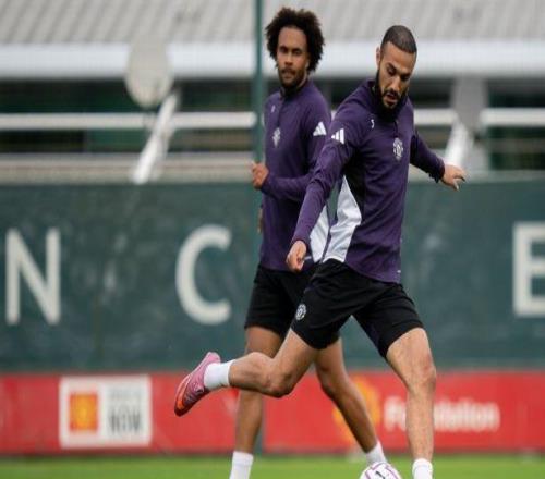 曼晚：塞维利亚在关注齐尔克泽，认为这名前锋适合西班牙足球